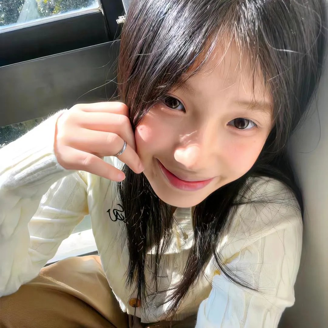 死对头破产后被我包养了